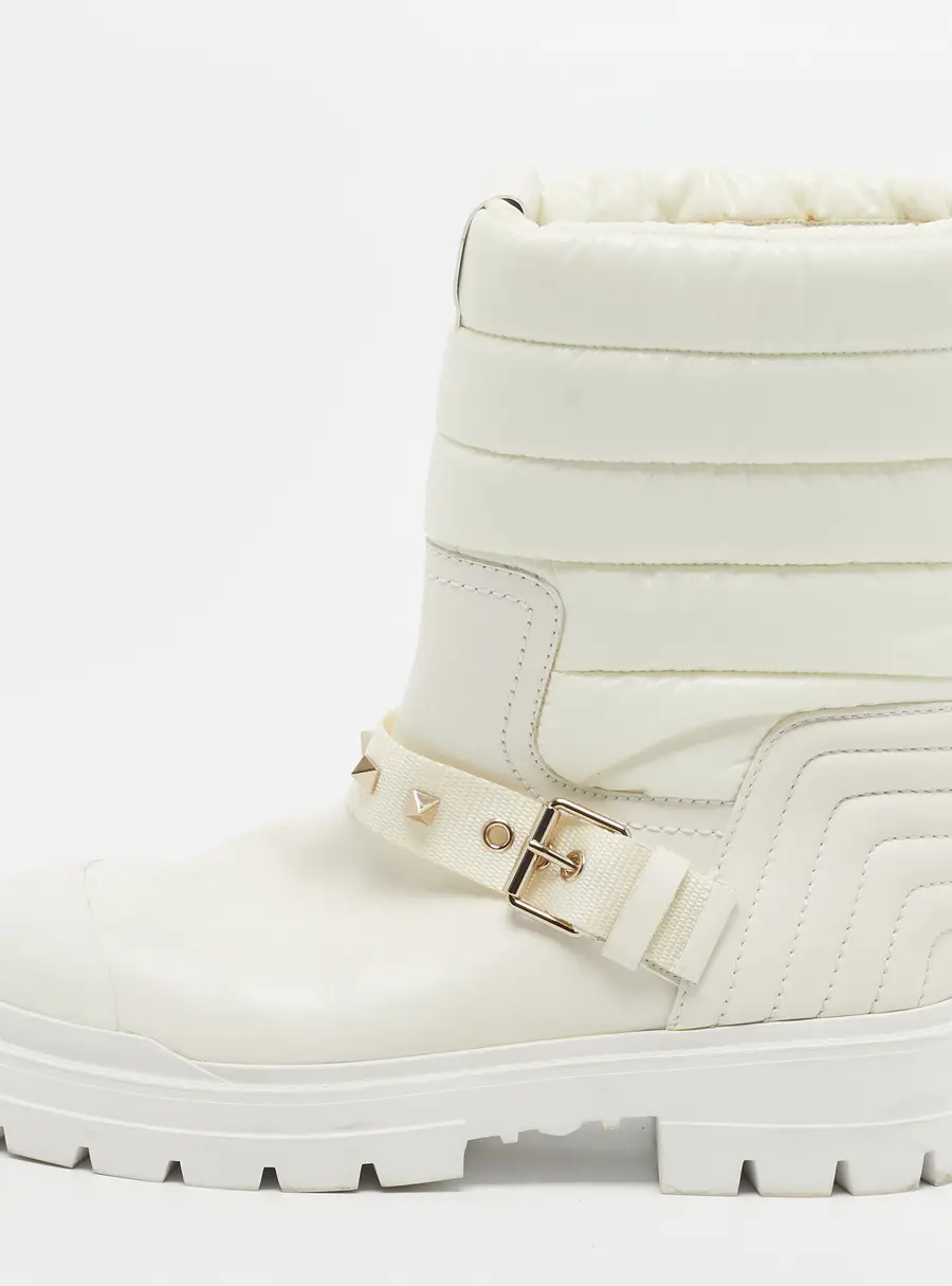 Valentino Rockstud Biker Size 39.5 White Leather and Nylon Rain Boots