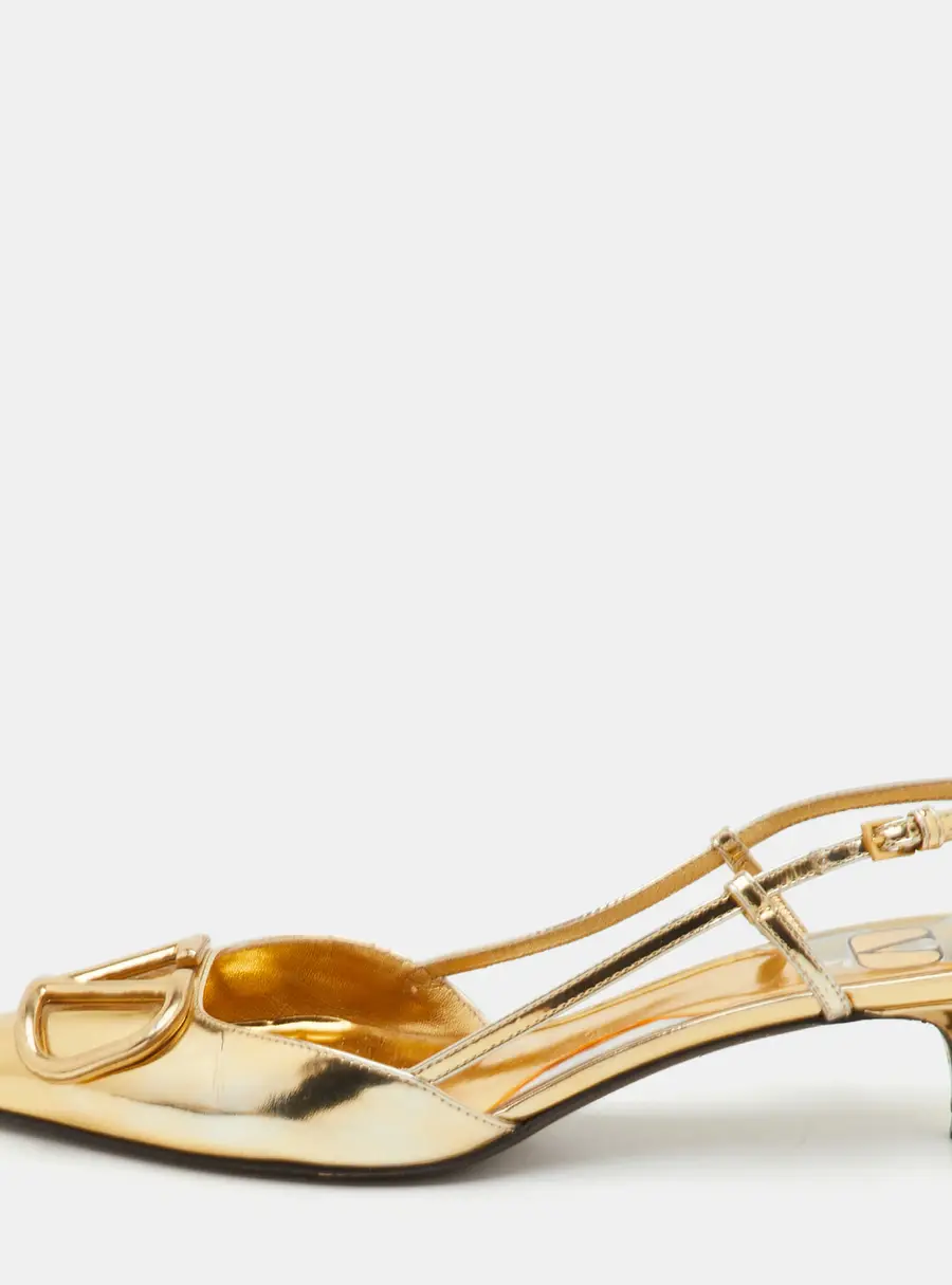 Valentino V-Logo Size 38 Gold Patent Leather Pointed Toe Slingback Sandals