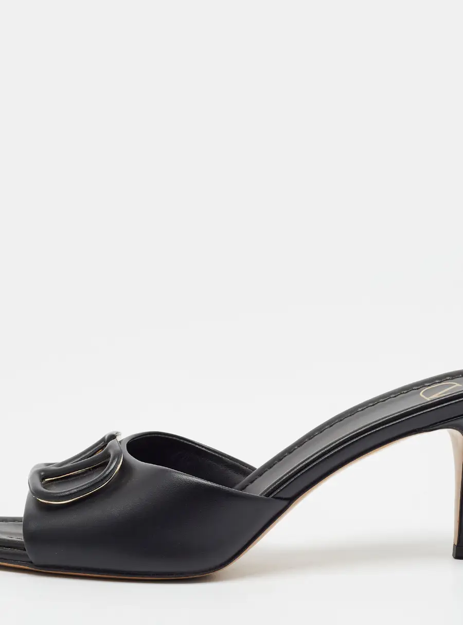 Valentino Escape V logo Size 39 Black Leather Slide Sandals