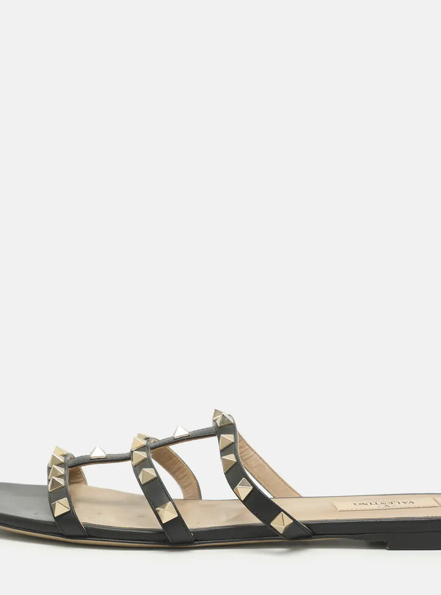Valentino Rockstud Size 40.5 Black Leather Flat Sandals