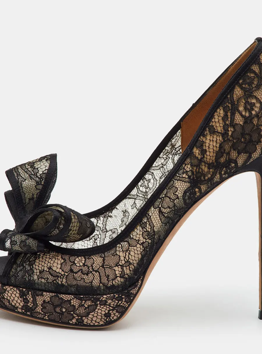 Valentino Couture Bow Size 40 Black Floral Lace and Satin Peep Toe Platform Pumps