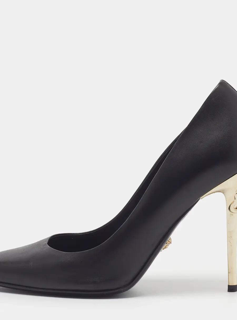 Versace Medusa Size 38 Black Leather Pumps
