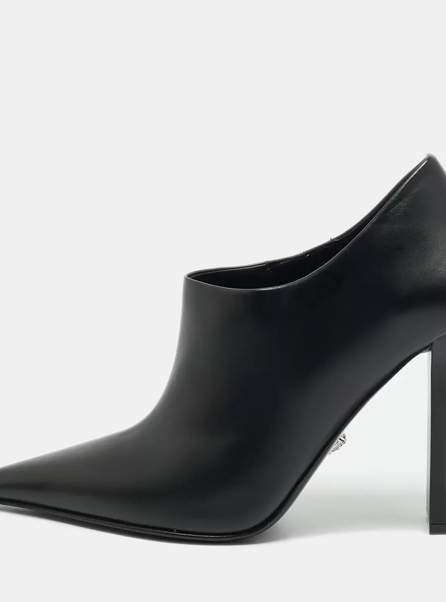 Versace Slice Size 39 Black Leather Boots