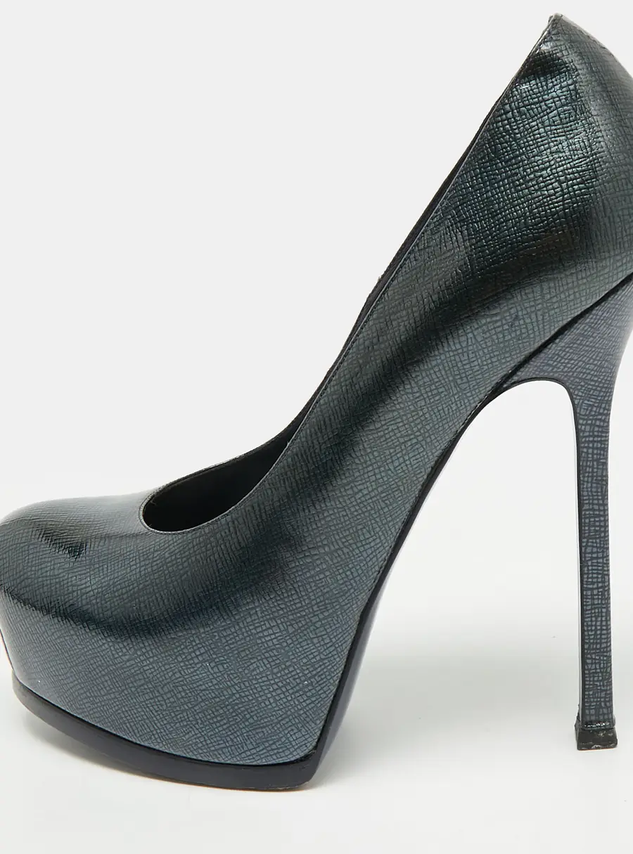 Yves Saint Laurent Tribtoo Size 38.5 Metallic Blue Patent Leather Platform Pumps