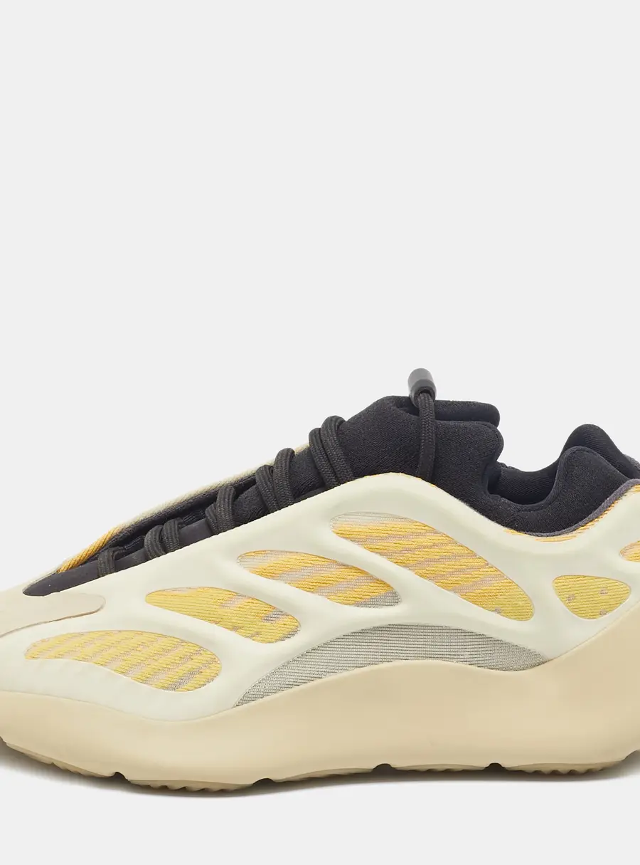 Yeezy x Adidas Beige/Yellow Mesh And Polyurethane 700 V3 Safflower Sneakers Size 39 1/3