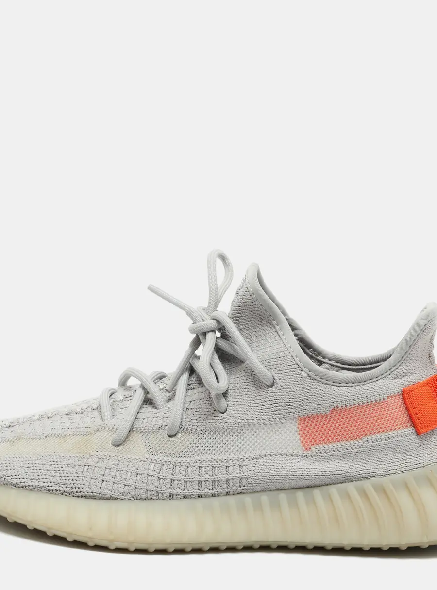 Yeezy x Adidas Boost 350 V2 Tail Light Size 40 Grey Knit Fabric Low Top Sneakers